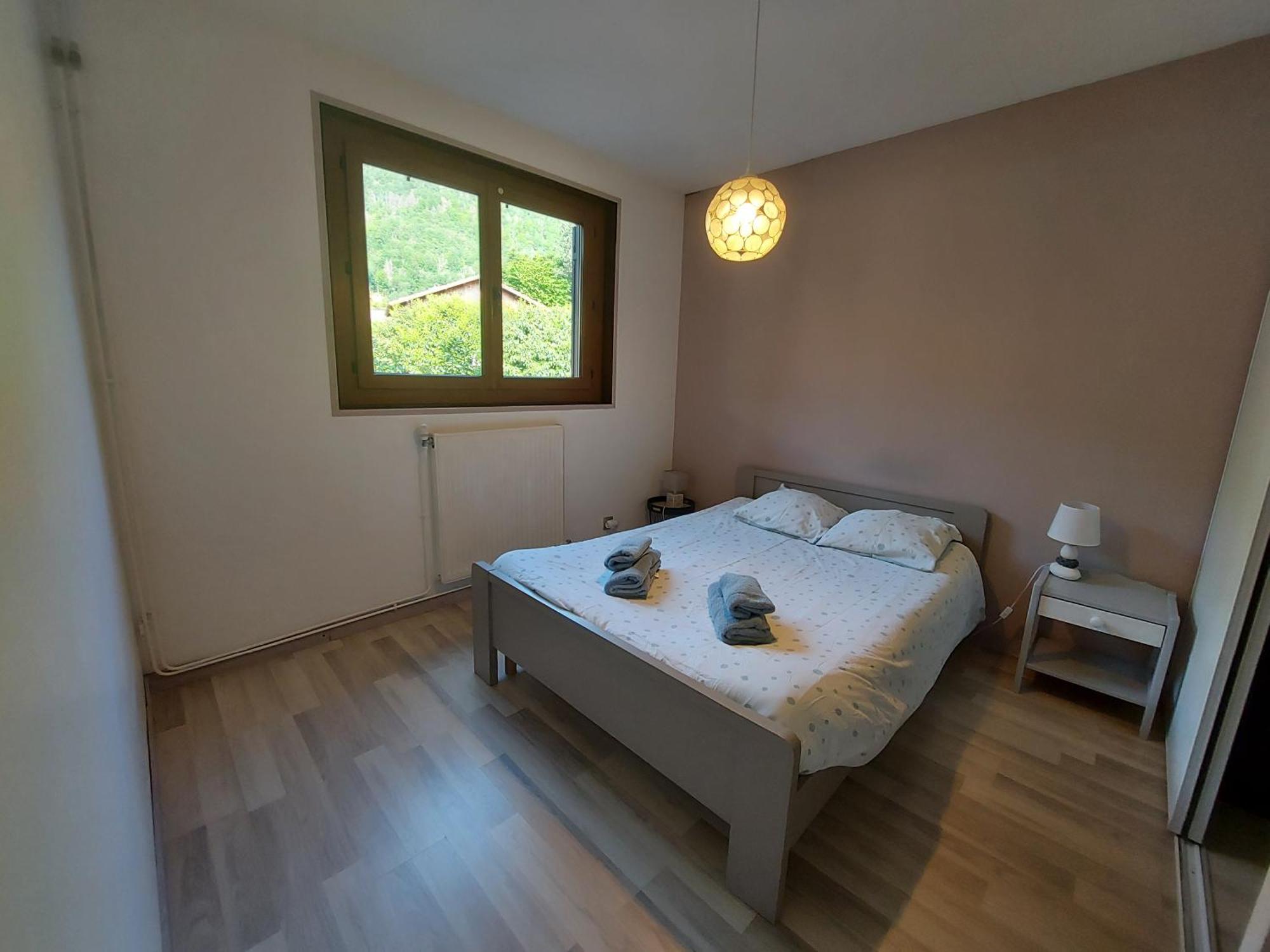 A 200 Metres Du D'annecy, Spacieux 3 Avec Terrasse Et Jardin * Sévrier